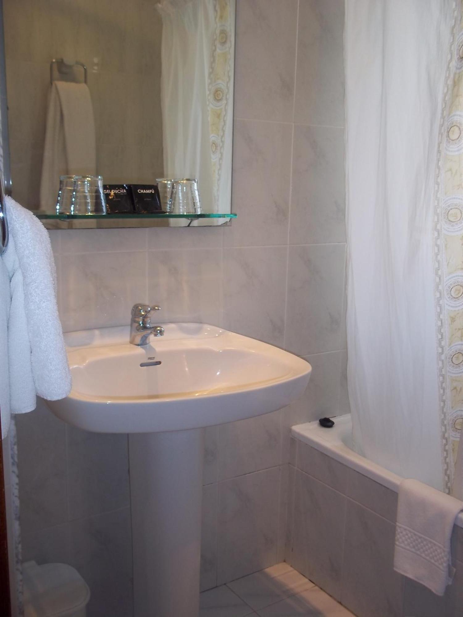 Hotel Suiza Arzúa Екстериор снимка
